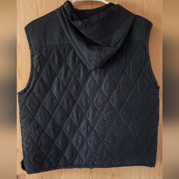 Gray Quilted Vest with Stand-Up Collar - Picture 2 of 4